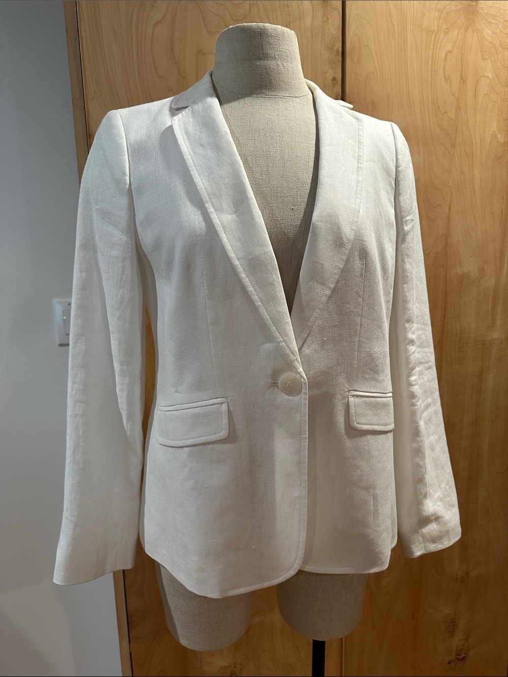 Talbot's Classic Women's White LinenSingle-Button Blazer